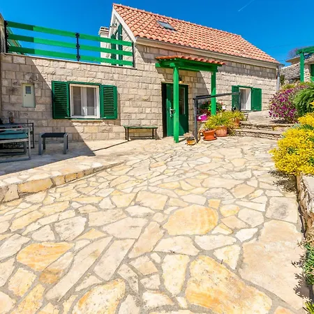 House Moj Mir Holiday home *