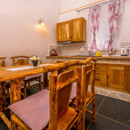 Apartment House Moj Mir *